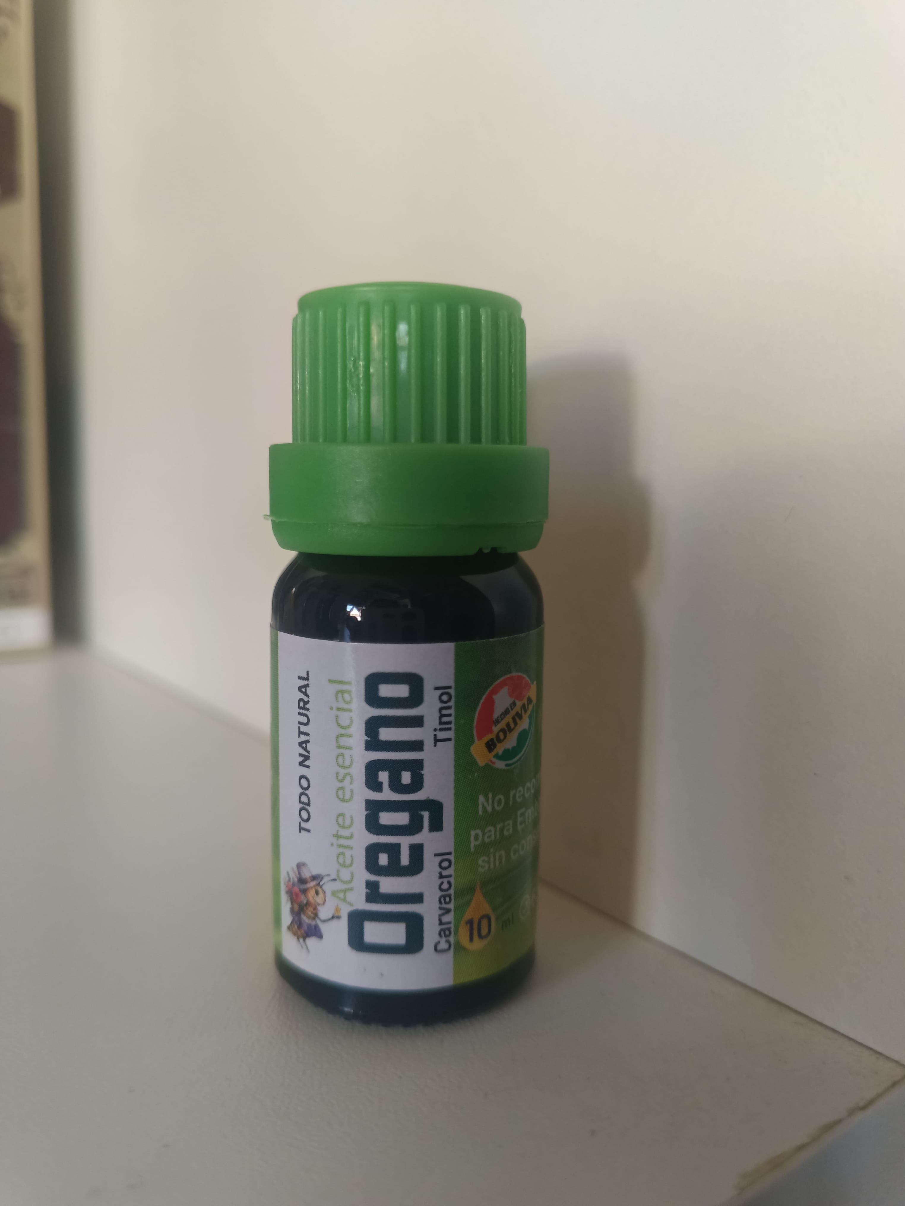 Aceite de orégano extra-virgen líquido
